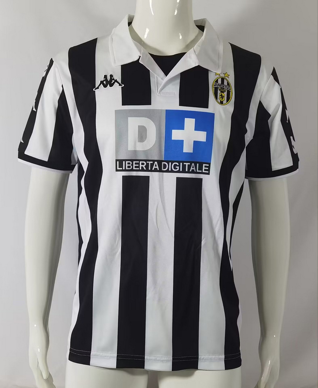 99-00 Juventus home